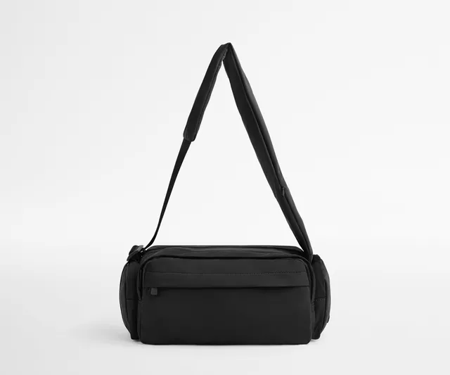 away-featherlight-cargo-pack-sac-bandouli-re-jet-black image 1