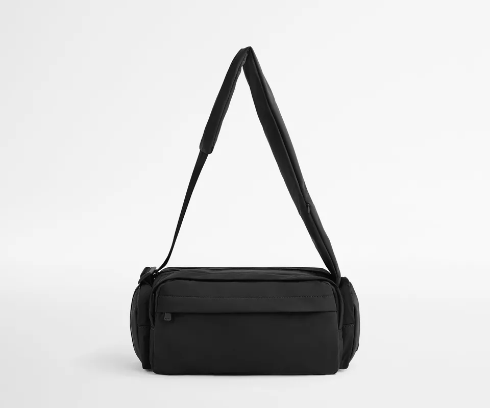 away-featherlight-cargo-pack-sac-dos-jet-black-l-ger image 1