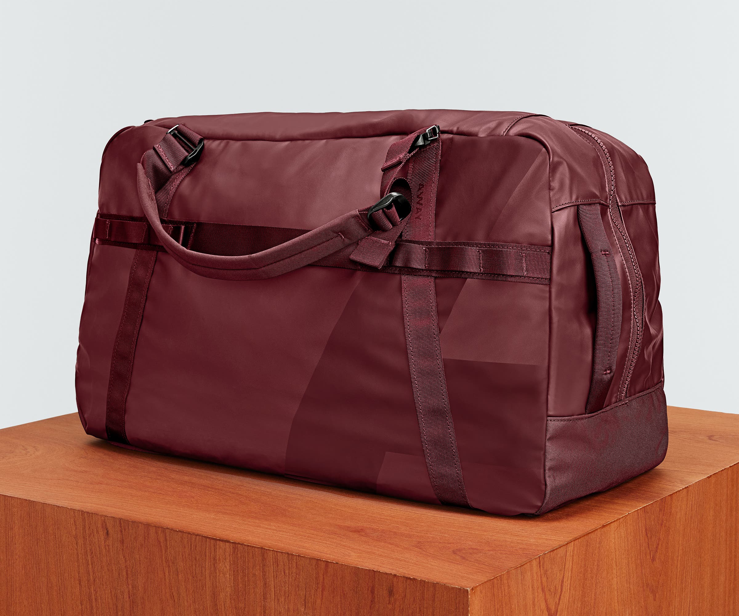 away-active-duffle-70l-sac-voyage-burgundy-red image 2
