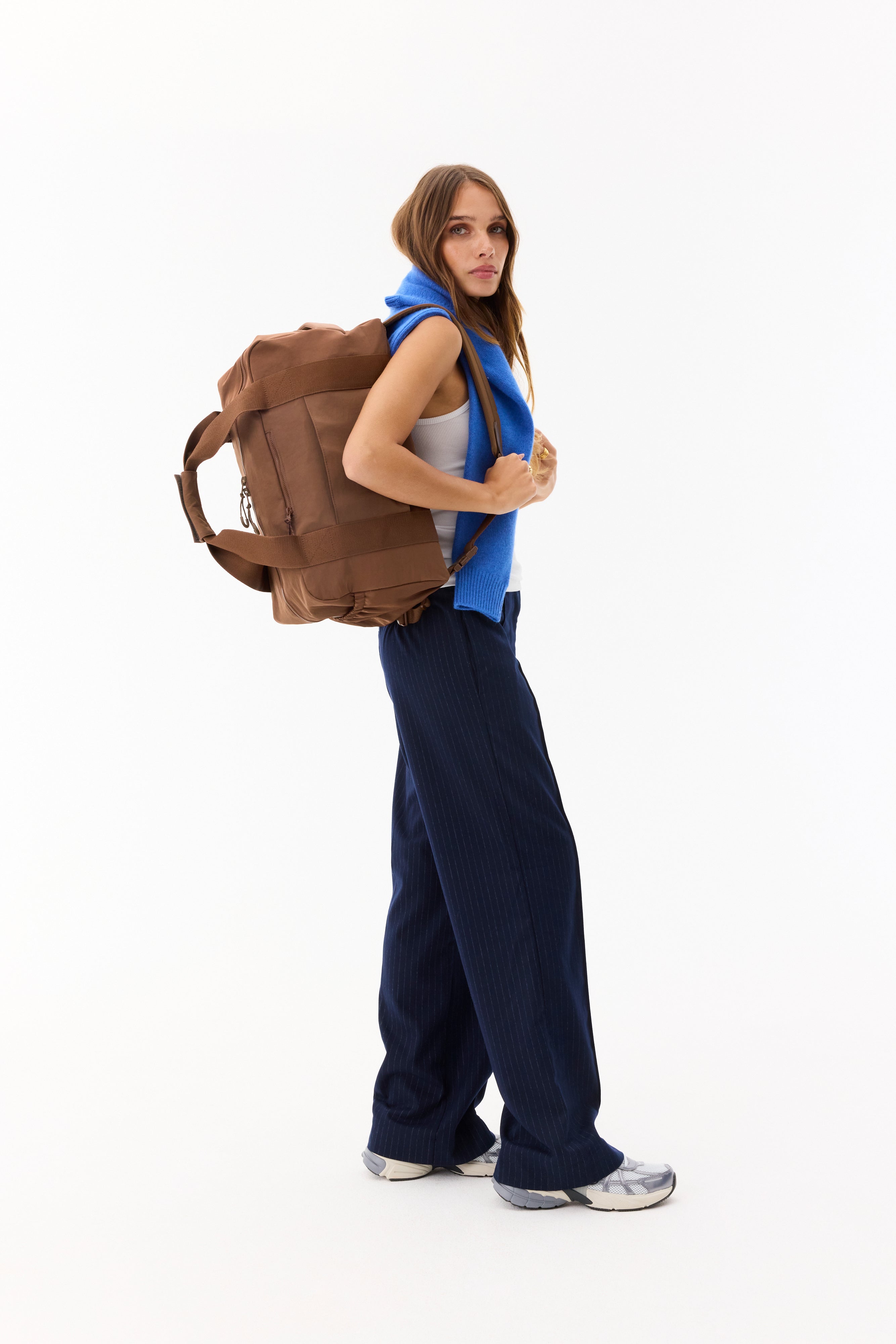 beis-the-sport-duffle-backpack-sac-sport-maple-marron image 6