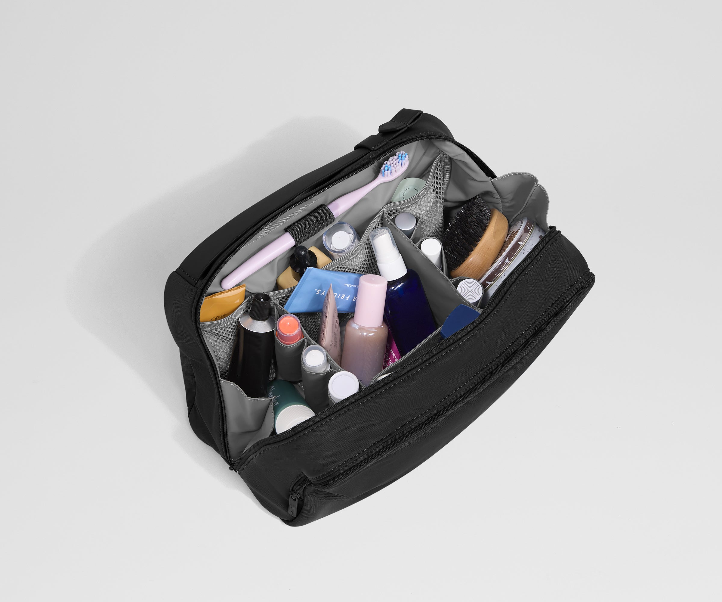 away-extra-large-trousse-de-toilette-jet-black-grand-flacon image 4