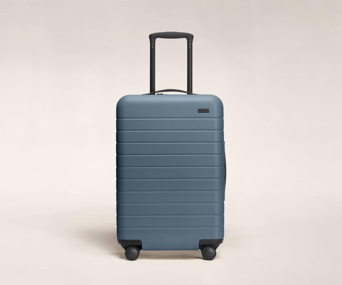 away-bigger-carry-on-valise-cabine-coast-blue-rigide-polycarbonate image 2