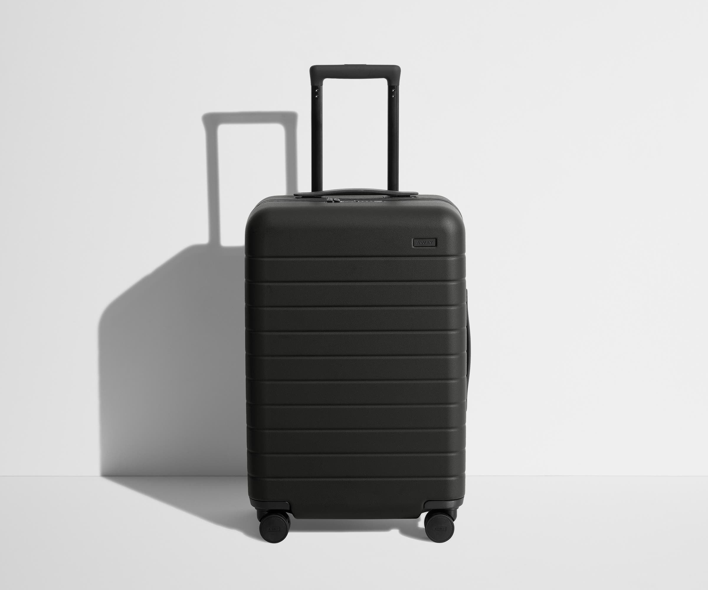 away-bigger-carry-on-valise-cabine-jet-black-noir-rigide image 1