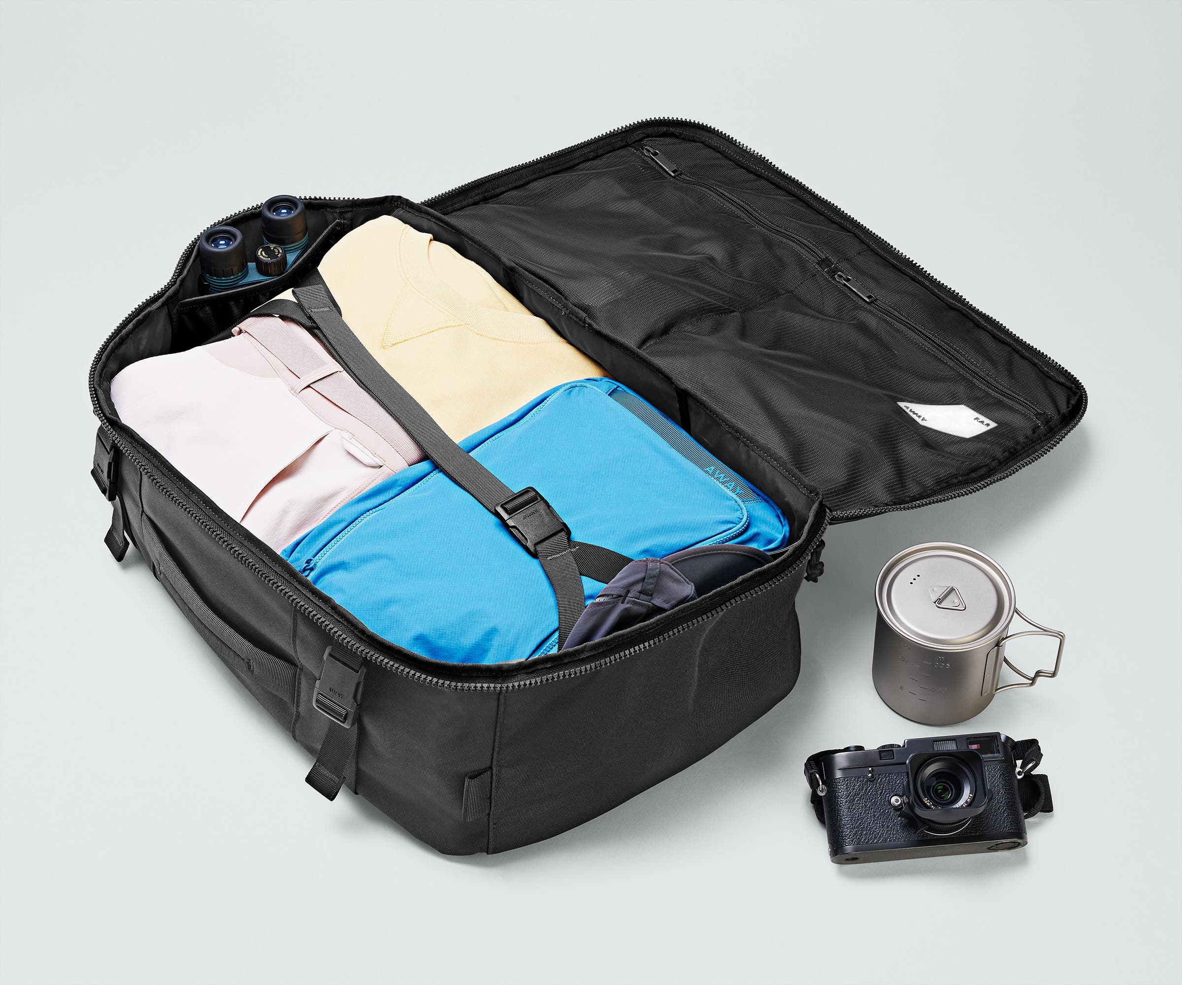 away-active-convertible-backpack-45l-sac-dos-noir image 3