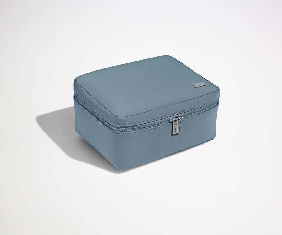 away-the-cosmetics-bag-trousse-bleu-c-te image 1