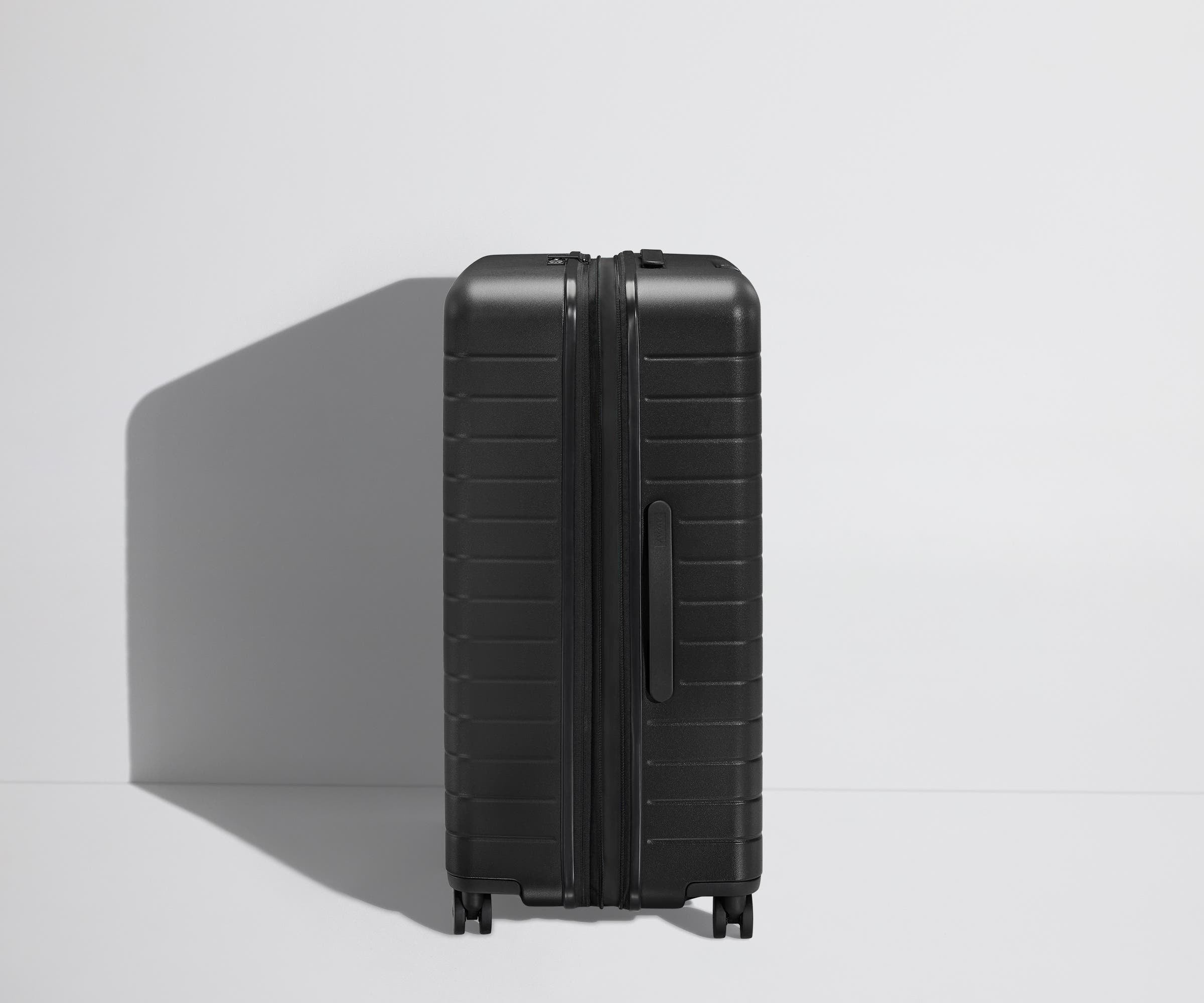 away-large-flex-valise-soute-jet-black-extensible image 3