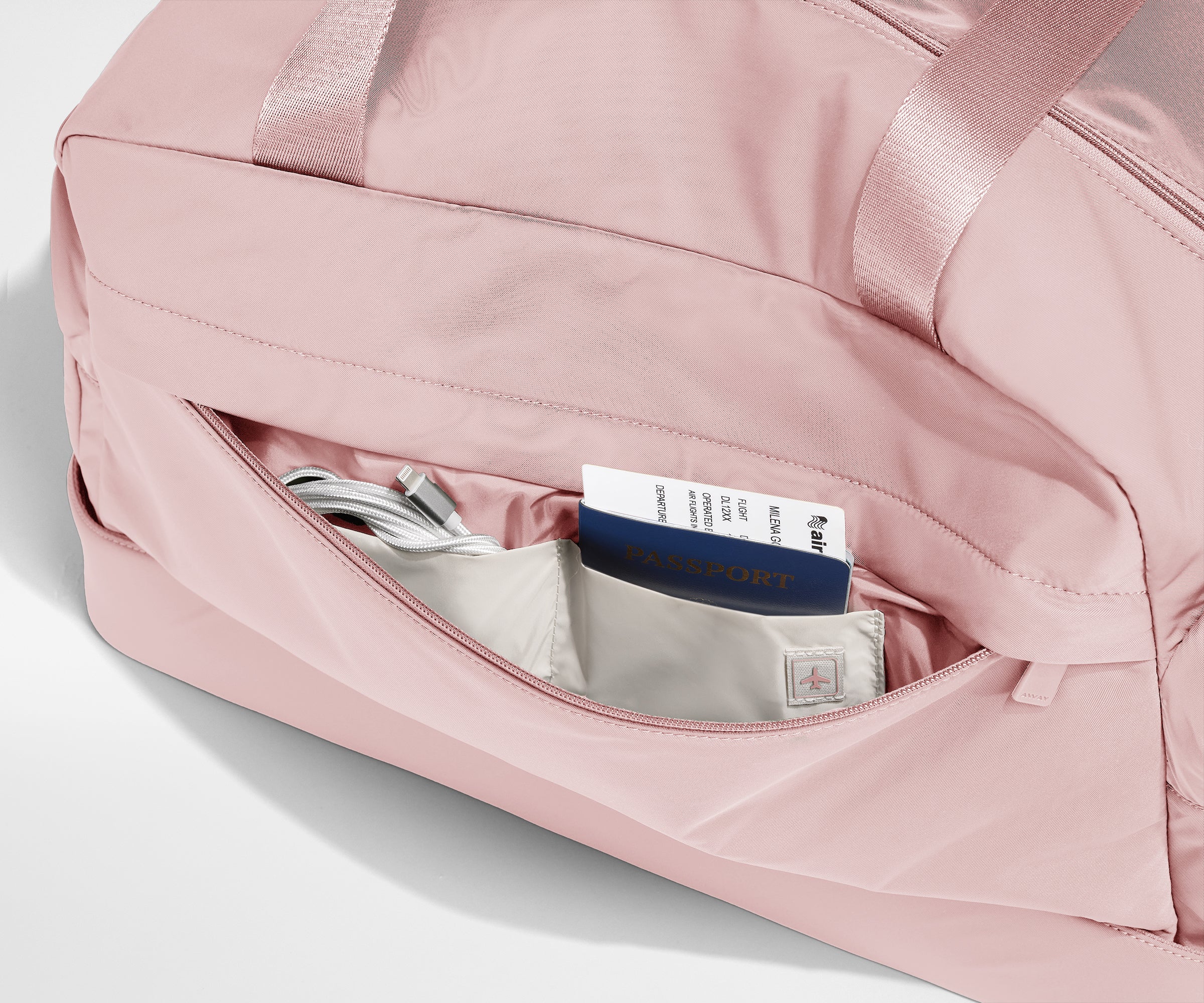 away-featherlight-weekender-sac-voyage-rose-blush-44l image 5