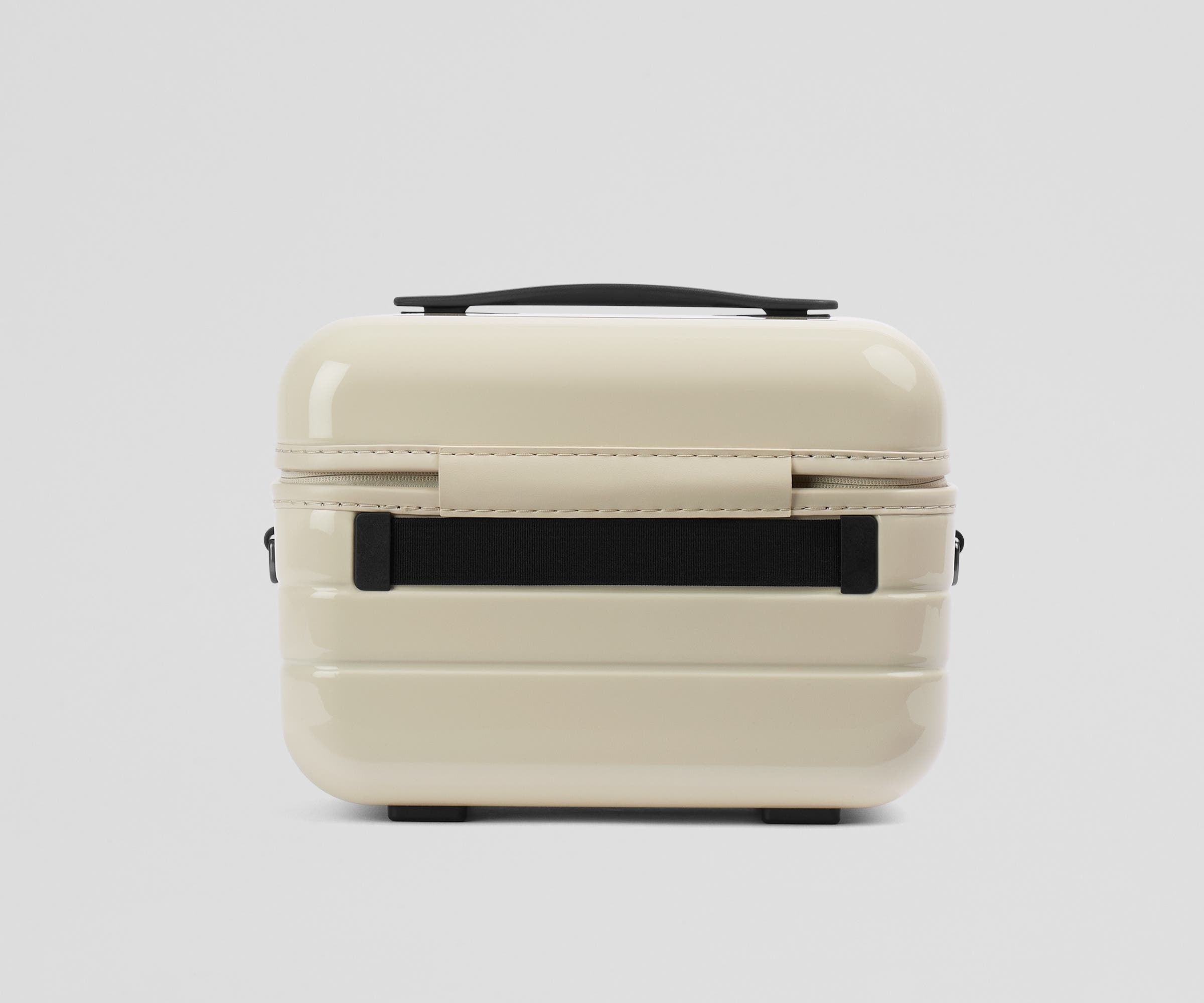 away-train-case-vanity-rigide-salt-white-gloss-polycarbonate image 7